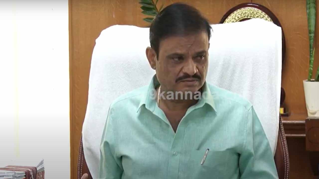 ಸಿದ್ದರಾಮಯ್ಯ ನನ್ನ ವಿರುದ್ಧ ಆರೋಪಗಳನ್ನು ಮಾಡಿ ಹಿಂಬಾಗಿಲಿಂದ ತಪ್ಪಿಸಿಕೊಳ್ಳುತ್ತಿದ್ದಾರೆ: ಸಚಿವ ಮುನಿರತ್ನ