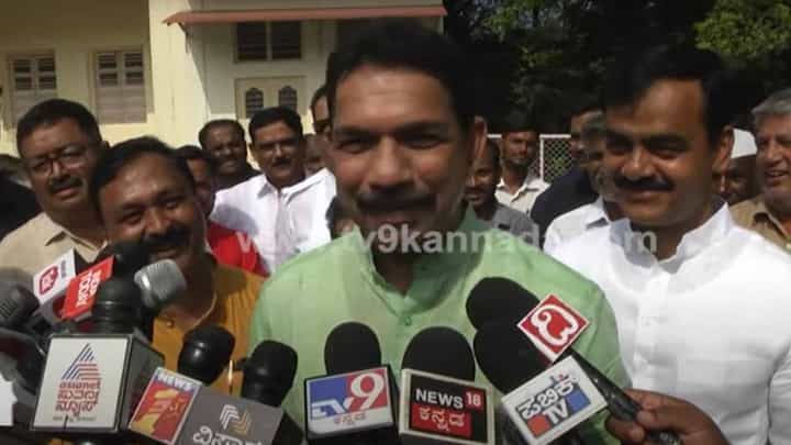 ಪೇಸಿಎಮ್ ಅಂದರೆ ಪೇ ಕಾಂಗ್ರೆಸ್ ಮೇಡಂ, ಪೇ ಮಾಡಿಯೇ ಸಿದ್ದರಾಮಯ್ಯ ಸಿಎಮ್ ಆಗಿದ್ದು! ನಳಿನ್ ಕುಮಾರ್ ಕಟೀಲ್ ಪೇಸಿಎಮ್ ಅಂದರೆ ಪೇ ಕಾಂಗ್ರೆಸ್ ಮೇಡಂ, ಪೇ ಮಾಡಿಯೇ ಸಿದ್ದರಾಮಯ್ಯ ಸಿಎಮ್ ಆಗಿದ್ದು! ನಳಿನ್ ಕುಮಾರ್ ಕಟೀಲ್