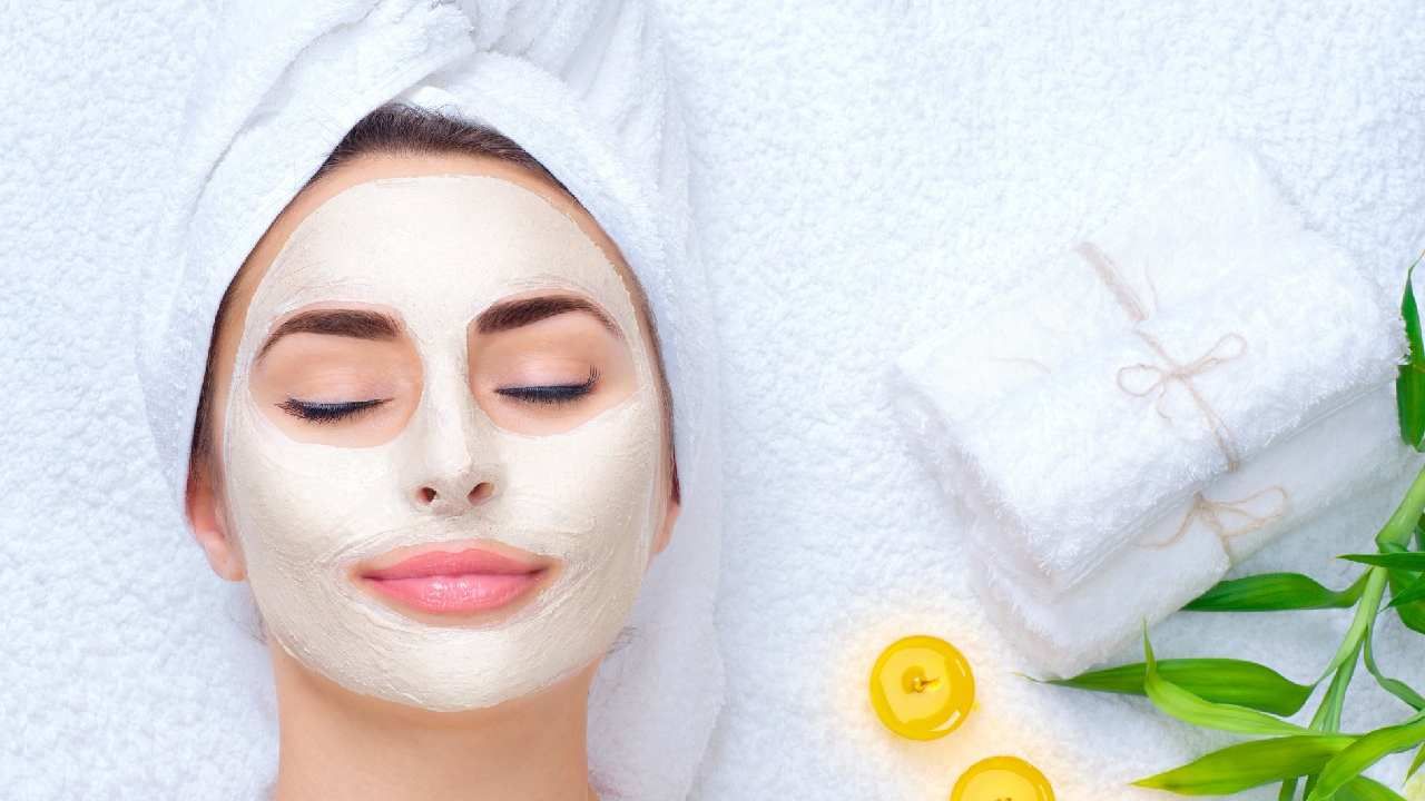 Skin Care Tips: ಹಬ್ಬದ ಈ ಸಂದರ್ಭದಲ್ಲಿ ಹೊಳೆಯುವ ತ್ವಚೆ ನಿಮ್ಮದಾಗಬೇಕಾ? ಈ ಫೇಸ್ ಪ್ಯಾಕ್ಗಳನ್ನು ಟ್ರೈ ಮಾಡಿ! Skin Care Tips: ಹಬ್ಬದ ಈ ಸಂದರ್ಭದಲ್ಲಿ ಹೊಳೆಯುವ ತ್ವಚೆ ನಿಮ್ಮದಾಗಬೇಕಾ? ಈ ಫೇಸ್ ಪ್ಯಾಕ್ಗಳನ್ನು ಟ್ರೈ ಮಾಡಿ!