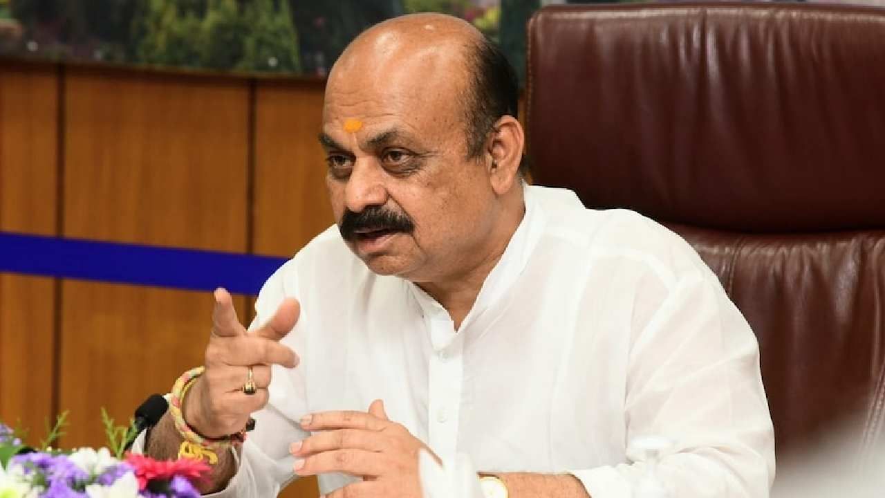 ಉದ್ಯಮಿಗಳು ದೇಣಿಗೆ ನೀಡಿ ತೃಪ್ತರಾಗಬಾರದು, ಸರ್ಕಾರಿ ಕಾಲೇಜುಗಳಿಗೆ ಭೇಟಿ ನೀಡಿ ಅನುಭವ ಹಂಚಿಕೊಳ್ಳಬೇಕು: ಸಿಎಂ ಬೊಮ್ಮಾಯಿ ಉದ್ಯಮಿಗಳು ದೇಣಿಗೆ ನೀಡಿ ತೃಪ್ತರಾಗಬಾರದು, ಸರ್ಕಾರಿ ಕಾಲೇಜುಗಳಿಗೆ ಭೇಟಿ ನೀಡಿ ಅನುಭವ ಹಂಚಿಕೊಳ್ಳಬೇಕು: ಸಿಎಂ ಬೊಮ್ಮಾಯಿ