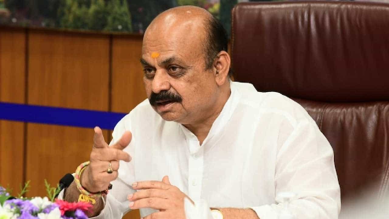 ಉದ್ಯಮಿಗಳು ದೇಣಿಗೆ ನೀಡಿ ತೃಪ್ತರಾಗಬಾರದು, ಸರ್ಕಾರಿ ಕಾಲೇಜುಗಳಿಗೆ ಭೇಟಿ ನೀಡಿ ಅನುಭವ ಹಂಚಿಕೊಳ್ಳಬೇಕು: ಸಿಎಂ ಬೊಮ್ಮಾಯಿ ಉದ್ಯಮಿಗಳು ದೇಣಿಗೆ ನೀಡಿ ತೃಪ್ತರಾಗಬಾರದು, ಸರ್ಕಾರಿ ಕಾಲೇಜುಗಳಿಗೆ ಭೇಟಿ ನೀಡಿ ಅನುಭವ ಹಂಚಿಕೊಳ್ಳಬೇಕು: ಸಿಎಂ ಬೊಮ್ಮಾಯಿ