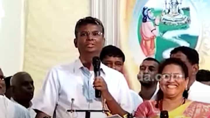 ಸರ್ಕಾರ ಉರುಳಿಸುವ ಶಕ್ತಿಯಿರುವುದು ನಮ್ಮಣ್ಣಂಗೆ ಮಾತ್ರ: ರಮೇಶ್ ಜಾರಕಿಹೊಳಿ ಕಾಲೆಳೆದ ಸತೀಶ್ ಜಾರಕಿಹೊಳಿ ಸರ್ಕಾರ ಉರುಳಿಸುವ ಶಕ್ತಿಯಿರುವುದು ನಮ್ಮಣ್ಣಂಗೆ ಮಾತ್ರ: ರಮೇಶ್ ಜಾರಕಿಹೊಳಿ ಕಾಲೆಳೆದ ಸತೀಶ್ ಜಾರಕಿಹೊಳಿ