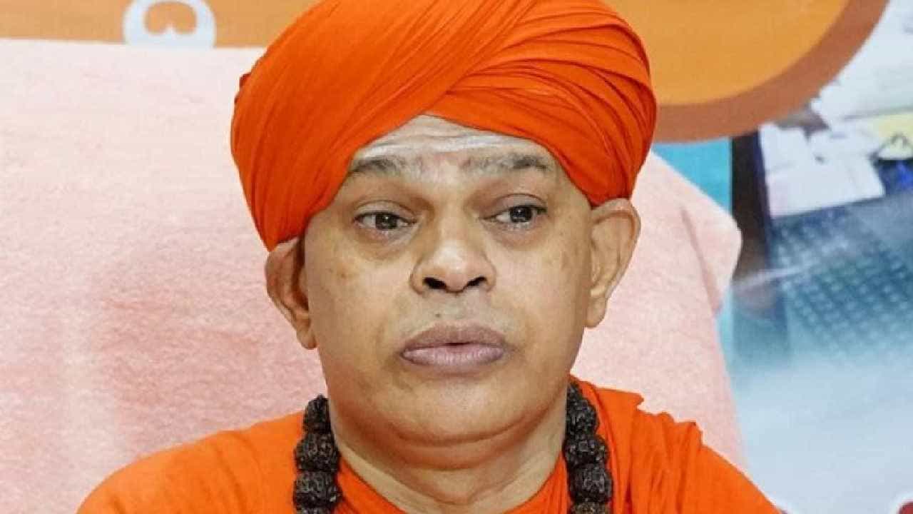 ಮುರುಘಾ ಶ್ರೀಗೆ ಎದೆನೋವು; ಹೃದ್ರೋಗ ತಜ್ಞರಿಂದ ತಪಾಸಣೆ ಮುರುಘಾ ಶ್ರೀಗೆ ಎದೆನೋವು; ಹೃದ್ರೋಗ ತಜ್ಞರಿಂದ ತಪಾಸಣೆ