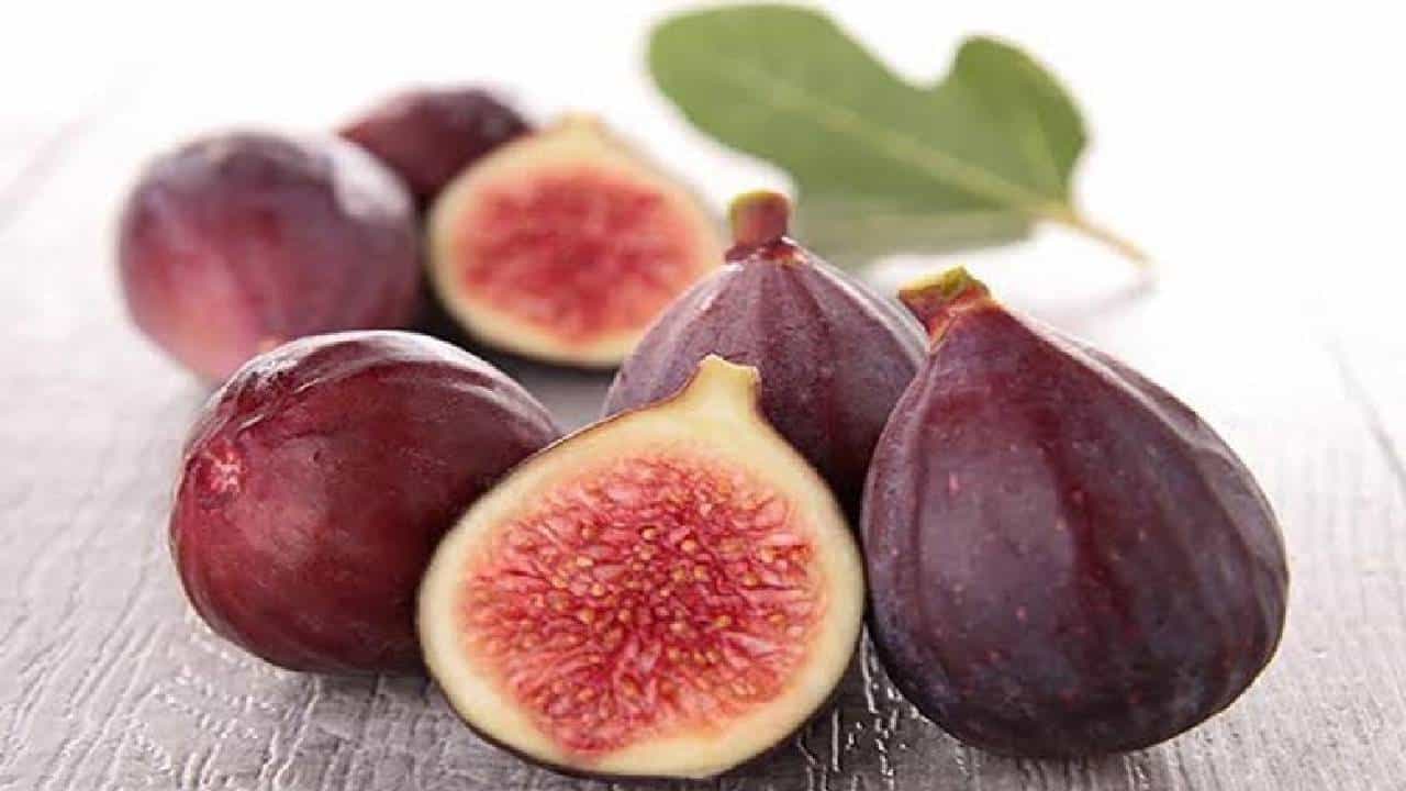 Anjeer Benefits: ತೂಕವನ್ನು ಕಡಿಮೆ ಮಾಡಬೇಕಾ? ಹಾಗಾದ್ರೆ ನಿತ್ಯ ಒಂದೊಂದು ಅಂಜೂರ ಹಣ್ಣು ತಿನ್ನಿ Anjeer Benefits: ತೂಕವನ್ನು ಕಡಿಮೆ ಮಾಡಬೇಕಾ? ಹಾಗಾದ್ರೆ ನಿತ್ಯ ಒಂದೊಂದು ಅಂಜೂರ ಹಣ್ಣು ತಿನ್ನಿ
