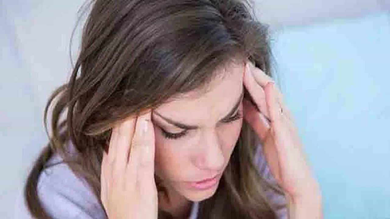 Mental Health: ಒತ್ತಡ ಮತ್ತು ಕೆಲಸದ ಹೊರೆಯ ನಡುವೆ ನಿಮ್ಮ ಮನಸ್ಸನ್ನು ಆರೋಗ್ಯಕರವಾಗಿಡಲು ಸುಲಭ ಮಾರ್ಗಗಳು ಇಲ್ಲಿವೆ Mental Health: ಒತ್ತಡ ಮತ್ತು ಕೆಲಸದ ಹೊರೆಯ ನಡುವೆ ನಿಮ್ಮ ಮನಸ್ಸನ್ನು ಆರೋಗ್ಯಕರವಾಗಿಡಲು ಸುಲಭ ಮಾರ್ಗಗಳು ಇಲ್ಲಿವೆ