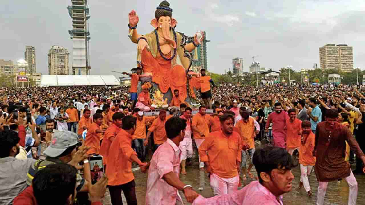 ಗಣೇಶ ಮೂರ್ತಿ ವಿಸರ್ಜನೆ ವೇಳೆ ಶಿವಸೇನೆಯ ಠಾಕ್ರೆ ಮತ್ತು ಶಿಂಧೆ ಬಣ ಮುಖಾಮುಖಿ, ಗುಂಡಿನ ದಾಳಿಯ ಆರೋಪ