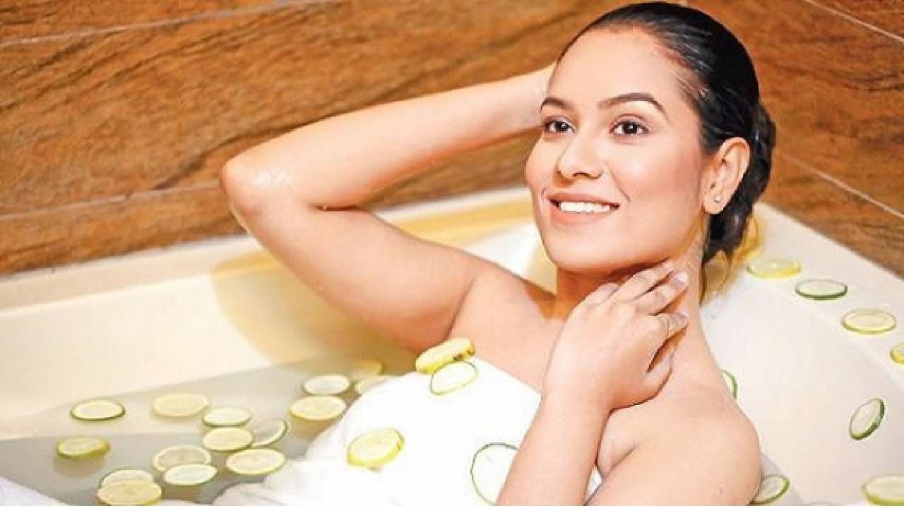 Lemon: ನೀರಿಗೆ ನಿಂಬೆ ರಸ ಹಾಕಿ ಸ್ನಾನ ಮಾಡುವುದರಿಂದ ಏನೇನು ಪ್ರಯೋಜನಗಳಿವೆ ಗೊತ್ತೇ? Lemon: ನೀರಿಗೆ ನಿಂಬೆ ರಸ ಹಾಕಿ ಸ್ನಾನ ಮಾಡುವುದರಿಂದ ಏನೇನು ಪ್ರಯೋಜನಗಳಿವೆ ಗೊತ್ತೇ?