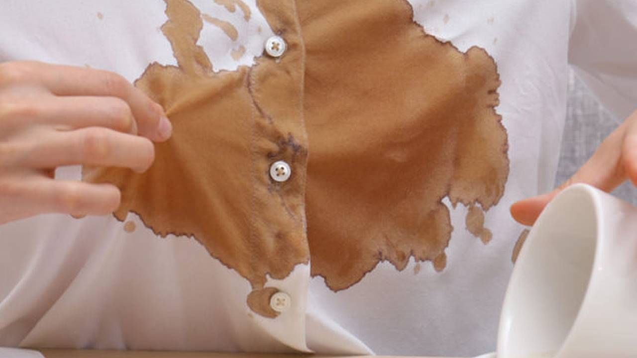 Tea Stains ಅಯ್ಯೋ ನಿಮ್ಮ ಇಷ್ಟದ ಬಿಳಿ ಶರ್ಟ್ ಮೇಲೆ ಟೀ ಚೆಲ್ಲಿಬಿಡ್ತಾ? ತಲೆ ಬಿಸಿ