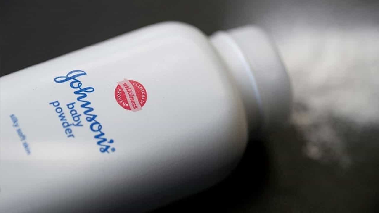 Johnson & Johnson: ಮಹಾರಾಷ್ಟ್ರದಲ್ಲಿ ಜಾನ್ಸನ್ ಆ್ಯಂಡ್ ಜಾನ್ಸನ್ ಬೇಬಿ ಪೌಡರ್ ಲೈಸೆನ್ಸ್ ರದ್ದು Johnson & Johnson: ಮಹಾರಾಷ್ಟ್ರದಲ್ಲಿ ಜಾನ್ಸನ್ ಆ್ಯಂಡ್ ಜಾನ್ಸನ್ ಬೇಬಿ ಪೌಡರ್ ಲೈಸೆನ್ಸ್ ರದ್ದು