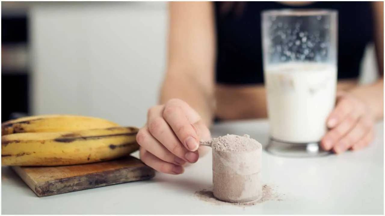 Protein Powder: ವಿಧಾನಸೌಧದಲ್ಲಿ ಪ್ರತಿಧ್ವನಿಸಿದ ಪ್ರೋಟೀನ್ ಪೌಡರ್ ದಂಧೆ: ಈ ಪುಡಿ ಅದೆಷ್ಟು ಅಪಾಯಕಾರಿ? ಇಲ್ಲಿದೆ ವಿವರ Protein Powder: ವಿಧಾನಸೌಧದಲ್ಲಿ ಪ್ರತಿಧ್ವನಿಸಿದ ಪ್ರೋಟೀನ್ ಪೌಡರ್ ದಂಧೆ: ಈ ಪುಡಿ ಅದೆಷ್ಟು ಅಪಾಯಕಾರಿ? ಇಲ್ಲಿದೆ ವಿವರ