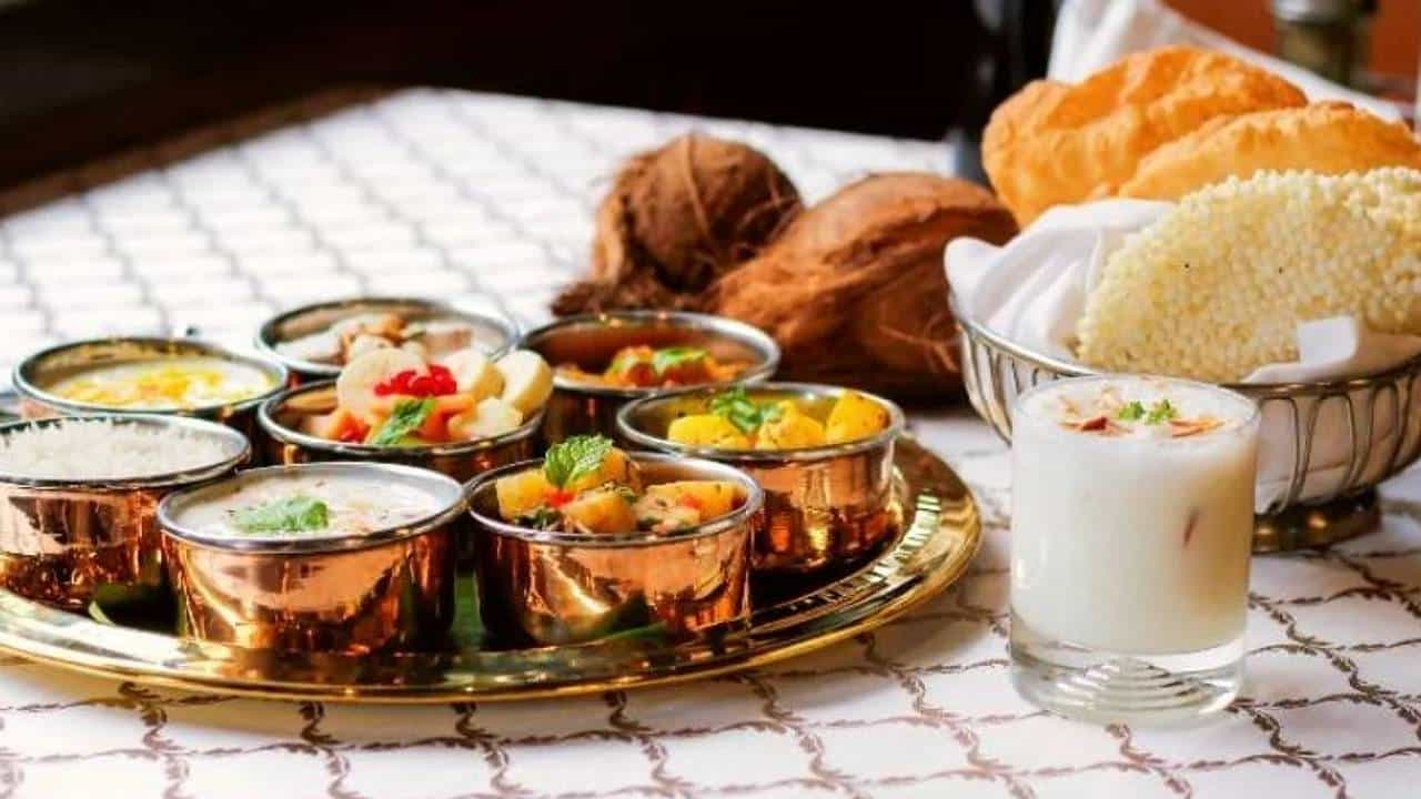 Navratri 2022: ನವರಾತ್ರಿ ಉಪವಾಸದ ನಿಯಮಗಳೇನು? ಏನು ಮಾಡಬೇಕು? ಏನು ಮಾಡಬಾರದು ಇಲ್ಲಿದೆ ಮಾಹಿತಿ Navratri 2022: ನವರಾತ್ರಿ ಉಪವಾಸದ ನಿಯಮಗಳೇನು? ಏನು ಮಾಡಬೇಕು? ಏನು ಮಾಡಬಾರದು ಇಲ್ಲಿದೆ ಮಾಹಿತಿ