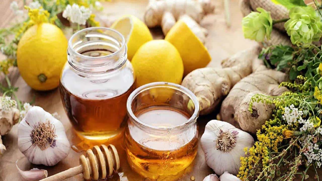 Garlic And Honey: ನೀವು ಬೆಳ್ಳುಳ್ಳಿಯನ್ನು ಈ ಪದಾರ್ಥದೊಂದಿಗೆ ಸೇವಿಸಿದರೆ, ಆರೋಗ್ಯಕ್ಕೆ ಅದ್ಭುತ ಪ್ರಯೋಜನಗಳಿವೆ Garlic And Honey: ನೀವು ಬೆಳ್ಳುಳ್ಳಿಯನ್ನು ಈ ಪದಾರ್ಥದೊಂದಿಗೆ ಸೇವಿಸಿದರೆ, ಆರೋಗ್ಯಕ್ಕೆ ಅದ್ಭುತ ಪ್ರಯೋಜನಗಳಿವೆ
