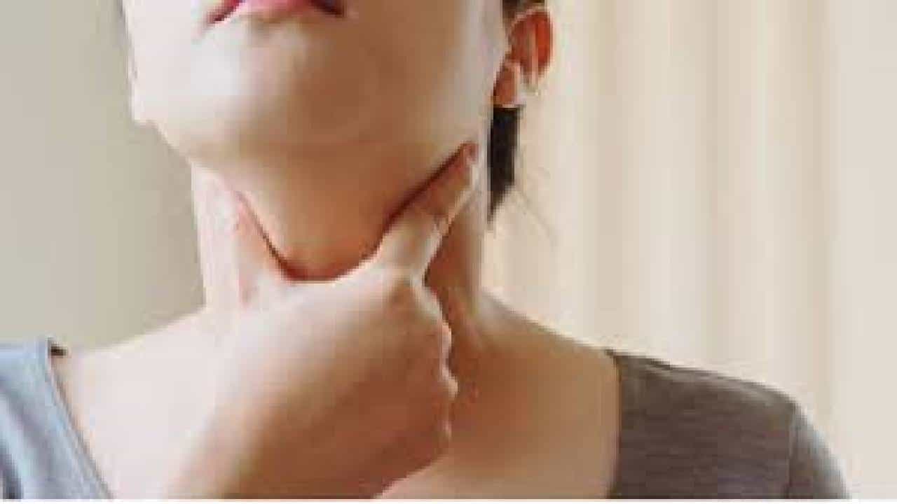 Thyroid Cancer: ಆಹಾರ ನುಂಗಲು ತೊಂದರೆಯಾಗುತ್ತಿದೆಯೇ? ಈ ಸಮಸ್ಯೆ ನಿಮಗಿರಬಹುದು Thyroid Cancer: ಆಹಾರ ನುಂಗಲು ತೊಂದರೆಯಾಗುತ್ತಿದೆಯೇ? ಈ ಸಮಸ್ಯೆ ನಿಮಗಿರಬಹುದು