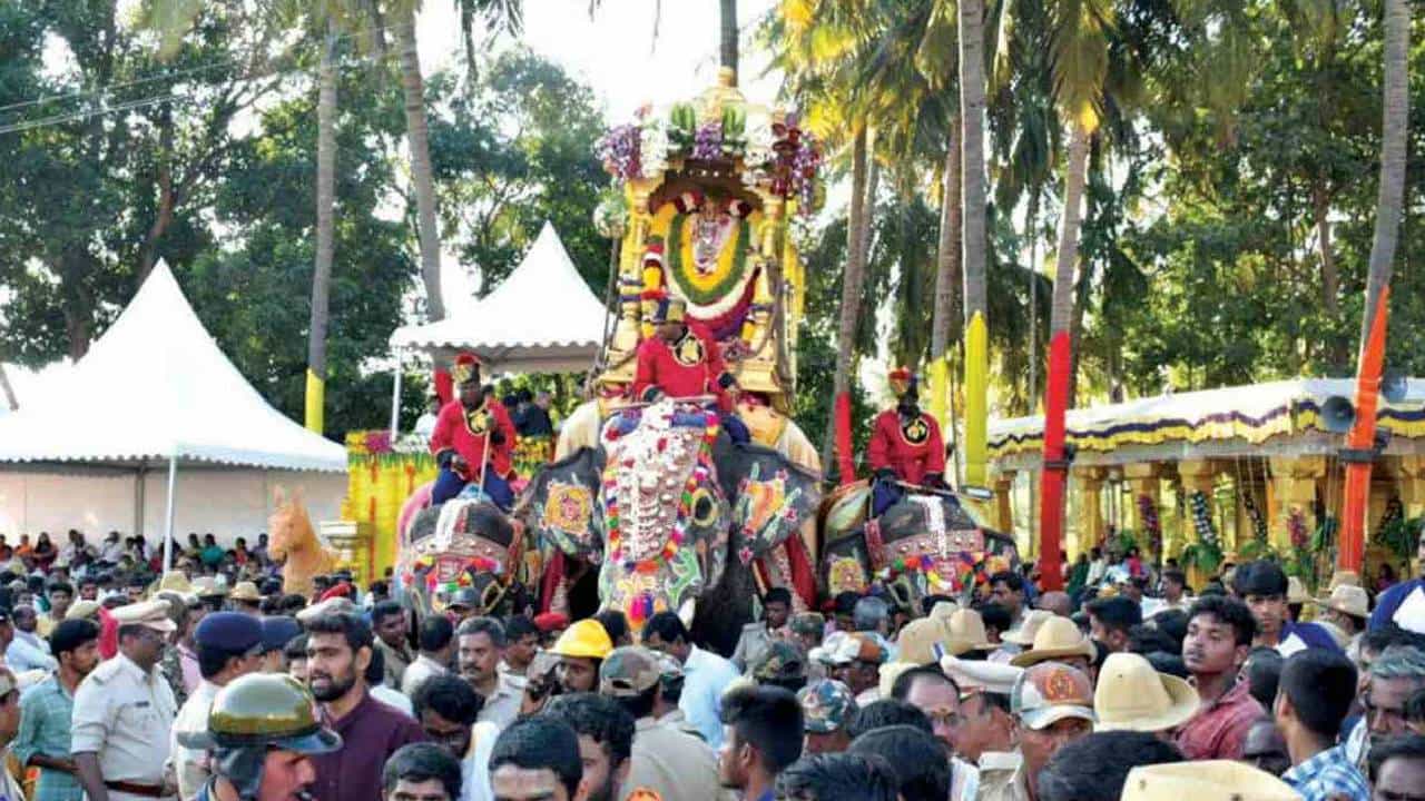 Srirangapatna Dasara 2022: ಶ್ರೀರಂಗಪಟ್ಟಣ ದಸರಾ ಮಹೋತ್ಸವದ ಬಗ್ಗೆ ಸ್ಪಷ್ಟತೆ ಇಲ್ಲ ಎಂದ ಶಾಸಕ ರವೀಂದ್ರ ಶ್ರೀಕಂಠಯ್ಯ Srirangapatna Dasara 2022: ಶ್ರೀರಂಗಪಟ್ಟಣ ದಸರಾ ಮಹೋತ್ಸವದ ಬಗ್ಗೆ ಸ್ಪಷ್ಟತೆ ಇಲ್ಲ ಎಂದ ಶಾಸಕ ರವೀಂದ್ರ ಶ್ರೀಕಂಠಯ್ಯ