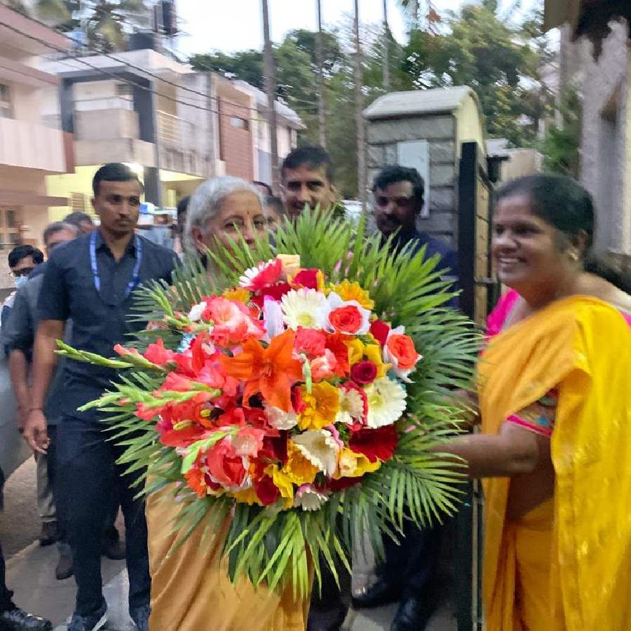 Finance Minister Nirmala Sitharaman visited former PM H.D Deve Gowda's residence