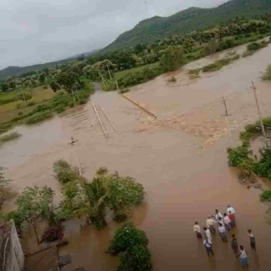 Karnataka Rain Effects Many areas flooded due to rain Photos