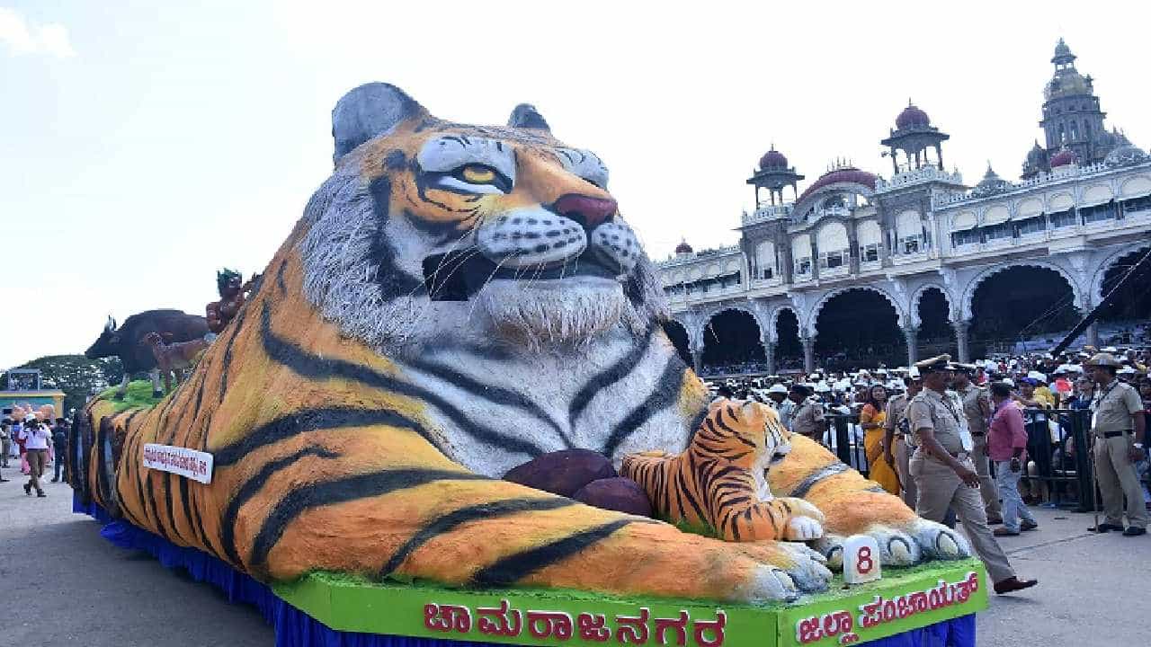 Mysore Dasara 2022: ವಿಶ್ವವಿಖ್ಯಾತ ಮೈಸೂರು ದಸರಾ 2022: ಈ ಬಾರಿ 41 ಸ್ತಬ್ಧಚಿತ್ರಗಳಿಗೆ ಅವಕಾಶ Mysore Dasara 2022: ವಿಶ್ವವಿಖ್ಯಾತ ಮೈಸೂರು ದಸರಾ 2022: ಈ ಬಾರಿ 41 ಸ್ತಬ್ಧಚಿತ್ರಗಳಿಗೆ ಅವಕಾಶ
