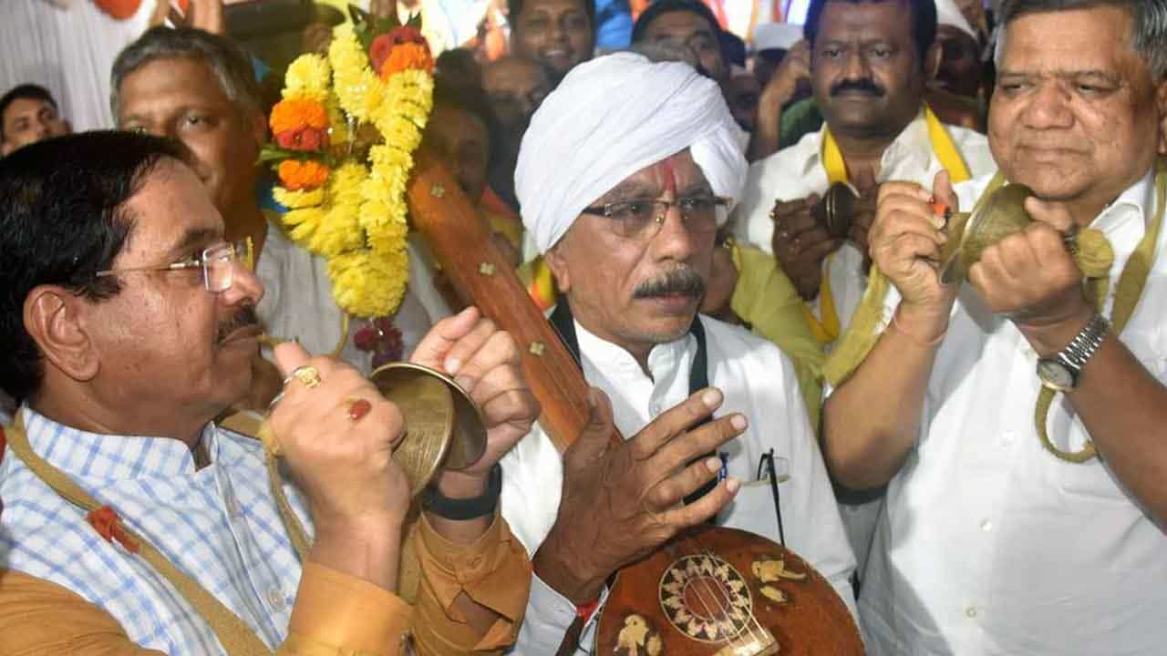 ಈದ್ಗಾ ಮೈದಾನದಲ್ಲಿ ಶಾಂತಿಯುತ ಗಣೇಶೋತ್ಸವ: ಸಂಭ್ರಮದ ಹಿಂದಿದೆ ಪ್ರಲ್ಹಾದ ಜೋಶಿ ಪರಿಶ್ರಮ ಈದ್ಗಾ ಮೈದಾನದಲ್ಲಿ ಶಾಂತಿಯುತ ಗಣೇಶೋತ್ಸವ: ಸಂಭ್ರಮದ ಹಿಂದಿದೆ ಪ್ರಲ್ಹಾದ ಜೋಶಿ ಪರಿಶ್ರಮ