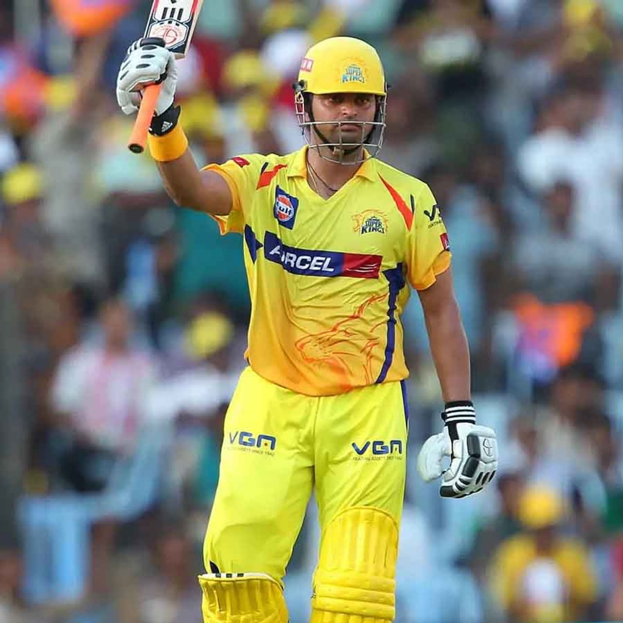 ಟೀಮ್ ಇಂಡಿಯಾ ಮಾಜಿ ಆಟಗಾರ ಸುರೇಶ್ ರೈನಾ (Suresh Raina) ಭಾರತದ ಎಲ್ಲ ಮಾದರಿಯ ಕ್ರಿಕೆಟ್ನಿಂದ ನಿವೃತ್ತಿ ಪಡೆದುಕೊಳ್ಳುವುದಾಗಿ ಘೋಷಣೆ ಮಾಡಿದ್ದಾರೆ. ಈ ಬಗ್ಗೆ ಟ್ವಿಟರ್ನಲ್ಲಿ ಬರೆದುಕೊಂಡಿರುವ ರೈನಾ, ”ನನ್ನ ದೇಶ ಮತ್ತು ಉತ್ತರ ಪ್ರದೇಶ ರಾಜ್ಯವನ್ನು ಪ್ರತಿನಿಧಿಸಿರುವುದಕ್ಕೆ ಗೌರವವಿದೆ. ನಾನು ಕ್ರಿಕೆಟ್ನ ಎಲ್ಲಾ ಸ್ವರೂಪಗಳಿಗೆ ನಿವೃತ್ತಿ ಘೋಷಿಸಲು ಬಯಸುತ್ತೇನೆ. ಬಿಸಿಸಿಐ (BCCI), ಯುಪಿ ಕ್ರಿಕೆಟ್, ಸಿಎಸ್ಕೆ, ರಾಜೀವ್ ಶುಕ್ಲಾ ಹಾಗೂ ನನಗೆ ಬೆಂಬಲ ನೀಡಿದ ಎಲ್ಲ ಅಭಿಮಾನಿಗಳಿಗೆ, ಸ್ನೇಹಿತರಿಗೆ ಧನ್ಯವಾದ ಹೇಳಲು ಇಚ್ಚಿಸುತ್ತೇನೆ,” ಎಂದು ಬರೆದುಕೊಂಡಿದ್ದಾರೆ.