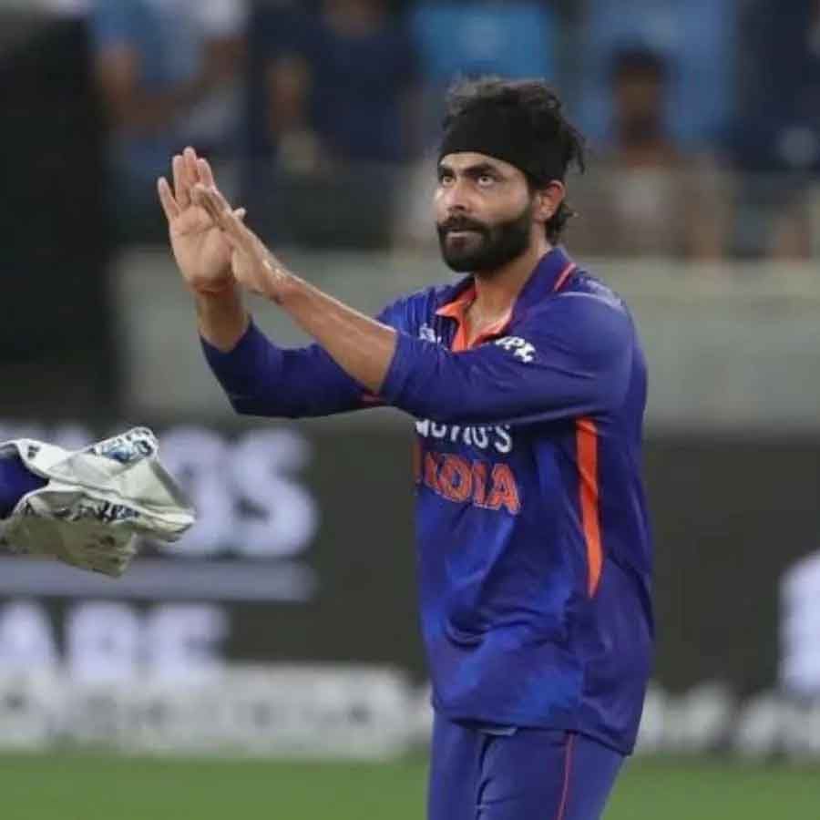 ಈ ವಿಕೆಟ್‌ನೊಂದಿಗೆ ಜಡೇಜಾ ಏಷ್ಯಾಕಪ್ ಇತಿಹಾಸದಲ್ಲಿ ಭಾರತದ ಪರ ಅತಿ ಹೆಚ್ಚು ವಿಕೆಟ್ ಪಡೆದ ದಾಖಲೆ ಬರೆದರು. ಜಡೇಜಾ ಈಗ ಏಷ್ಯಾಕಪ್‌ನಲ್ಲಿ ಒಟ್ಟು 23 ವಿಕೆಟ್‌ಗಳನ್ನು ಪಡೆದಿದ್ದು, ಇದು ಭಾರತದ ಪರ ಒಬ್ಬ ಬೌಲರ್ ಪಡೆದಿರುವ ಗರಿಷ್ಠ ವಿಕೆಟ್​ಗಳಾಗಿವೆ. 