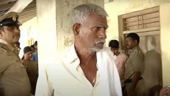ಇಬ್ಬರು ಮಹಿಳೆಯರ ವಿರುದ್ಧ ಕ್ರಮ ಕೈಗೊಳ್ಳದ ಹೊರತು ಬಸವಸಿದ್ಧಲಿಂಗ ಸ್ವಾಮೀಜಿಗಳ ದೇಹ ಮುಟ್ಟಲು ಅವಕಾಶ ನೀಡಲ್ಲ: ಗ್ರಾಮಸ್ಥರು ಇಬ್ಬರು ಮಹಿಳೆಯರ ವಿರುದ್ಧ ಕ್ರಮ ಕೈಗೊಳ್ಳದ ಹೊರತು ಬಸವಸಿದ್ಧಲಿಂಗ ಸ್ವಾಮೀಜಿಗಳ ದೇಹ ಮುಟ್ಟಲು ಅವಕಾಶ ನೀಡಲ್ಲ: ಗ್ರಾಮಸ್ಥರು