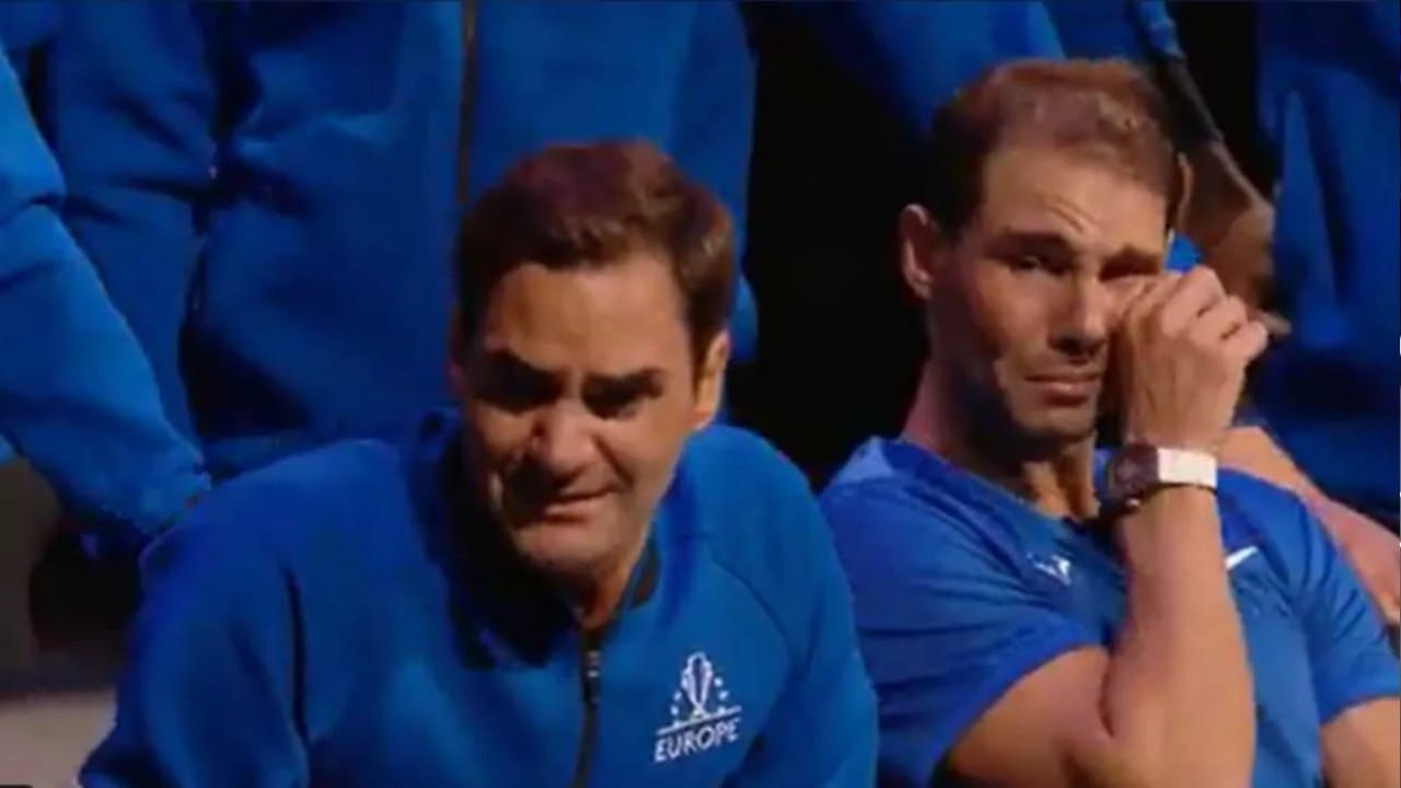 ತಮ್ಮ ವಿದಾಯದ ಪಂದ್ಯದ ಬಳಿಕ ಮಾತನಾಡಿದ ಫೆಡರರ್, ಇದು ನನಗೆ ಬಿಗ್ ಡೇ ಆಗಿದ್ದು, ನನಗೆ ಯಾವುದೇ ದುಃಖವಿಲ್ಲ. ನಾನು ಸಂತೋಷವಾಗಿದ್ದೇನೆ. ಈ ಕ್ಷಣದಲ್ಲಿ ಇಲ್ಲಿ ನಿಂತಿರುವುದು ತುಂಬಾ ಖುಷಿಕೊಡುತ್ತಿದೆ. ಎಲ್ಲಾ ಪಂದ್ಯಗಳಲ್ಲಿ ಸಂತೋಷದ ಸಂದರ್ಭ ಎದುರಾಗಿದೆ. ನಮ್ಮ ಹುಡುಗರು, ಫ್ಯಾನ್ಸ್, ಕುಟುಂಬಸ್ಥರು, ಸ್ನೇಹಿತರು ಎಲ್ಲರೂ ನನ್ನೊಂದಿಗಿದ್ದಾರೆ. ಹೀಗಾಗಿ ನಾನು ಯಾವತ್ತೂ ಹೆಚ್ಚು ಒತ್ತಡ ಅನುಭವಿಸಿಲ್ಲ. ನಾನು ಇಷ್ಟು ಸಾಧನೆ ಮಾಡಿದಕ್ಕೆ ನನಗೆ ತುಂಬಾ ಸಂತೋಷವಾಗಿದೆ ಎಂದು  ಕಣ್ಣೀರಿಟ್ಟರು.