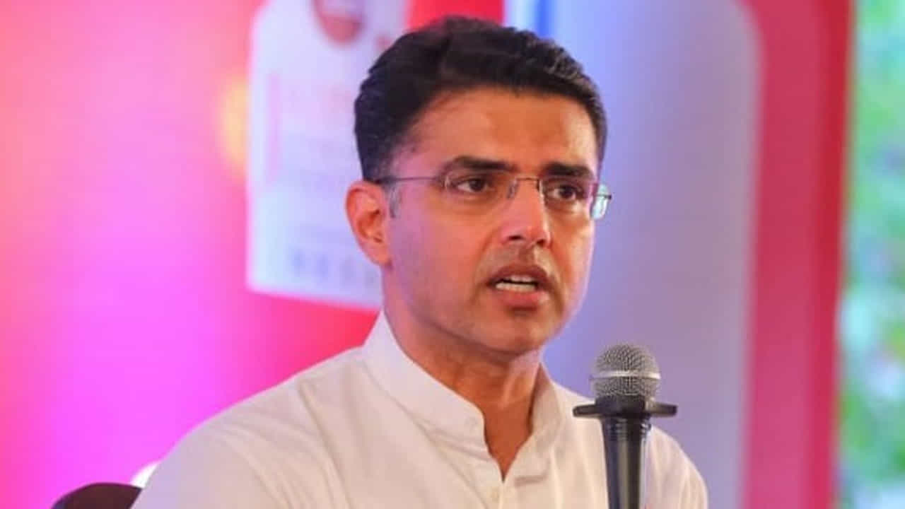 ರಾಜಸ್ಥಾನದಲ್ಲಿ ರಾಜಕೀಯ ಬಿಕ್ಕಟ್ಟು: ಕಾಂಗ್ರೆಸ್ ಅಧ್ಯಕ್ಷೆ ಸೋನಿಯಾ ಗಾಂಧಿ ಭೇಟಿ ಮಾಡಿದ ಸಚಿನ್ ಪೈಲಟ್ ರಾಜಸ್ಥಾನದಲ್ಲಿ ರಾಜಕೀಯ ಬಿಕ್ಕಟ್ಟು: ಕಾಂಗ್ರೆಸ್ ಅಧ್ಯಕ್ಷೆ ಸೋನಿಯಾ ಗಾಂಧಿ ಭೇಟಿ ಮಾಡಿದ ಸಚಿನ್ ಪೈಲಟ್
