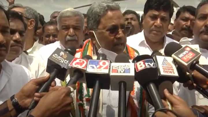 ಕಟೀಲ್ ಒಬ್ಬ ವಿದೂಷಕ ಮತ್ತು ಅಪ್ರಬುದ್ಧ ರಾಜಕಾರಣಿ: ಸಿದ್ದರಾಮಯ್ಯ, ವಿರೋಧ ಪಕ್ಷದ ನಾಯಕ ಕಟೀಲ್ ಒಬ್ಬ ವಿದೂಷಕ ಮತ್ತು ಅಪ್ರಬುದ್ಧ ರಾಜಕಾರಣಿ: ಸಿದ್ದರಾಮಯ್ಯ, ವಿರೋಧ ಪಕ್ಷದ ನಾಯಕ