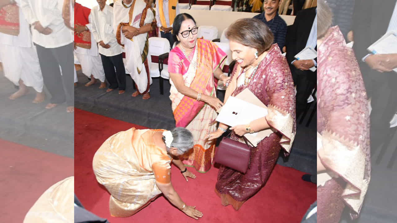 ಮೈಸೂರು ರಾಜವಂಶಸ್ಥರಿಗೆ ನಮಸ್ಕರಿಸಿದ ಸುಧಾಮೂರ್ತಿ; ರಾಜಪ್ರಭುತ್ವ ಕೊನೆಯಾದರೂ ಯಾಕೆ ಹೀಗೆ ಎಂದು ಪ್ರಶ್ನಿಸಿದ ನೆಟ್ಟಿಗರು ಮೈಸೂರು ರಾಜವಂಶಸ್ಥರಿಗೆ ನಮಸ್ಕರಿಸಿದ ಸುಧಾಮೂರ್ತಿ; ರಾಜಪ್ರಭುತ್ವ ಕೊನೆಯಾದರೂ ಯಾಕೆ ಹೀಗೆ ಎಂದು ಪ್ರಶ್ನಿಸಿದ ನೆಟ್ಟಿಗರು