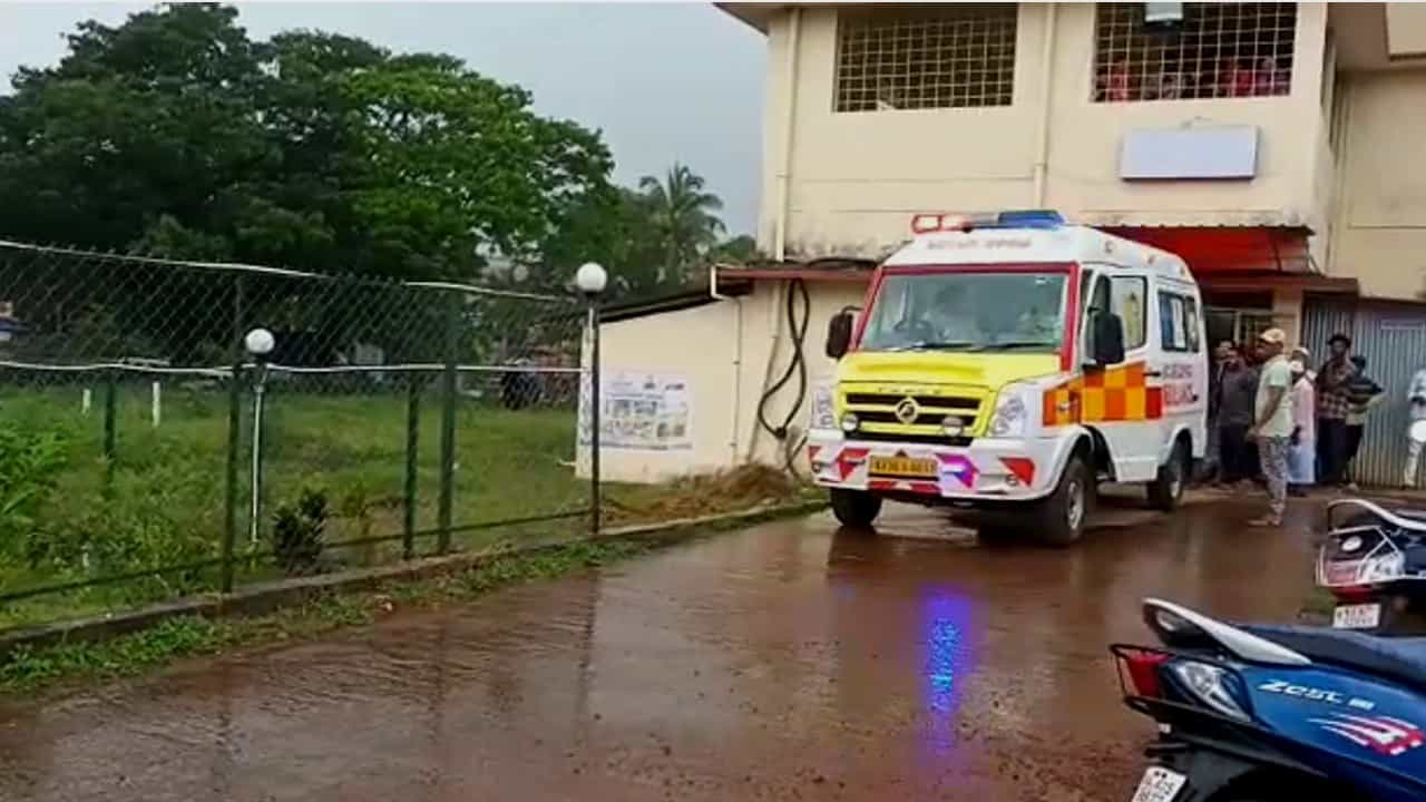 Snake bite: ಶಾಲೆಯ ಆವರಣದಲ್ಲಿಯೇ ವಿದ್ಯಾರ್ಥಿಗೆ ಹಾವು ಕಡಿತ