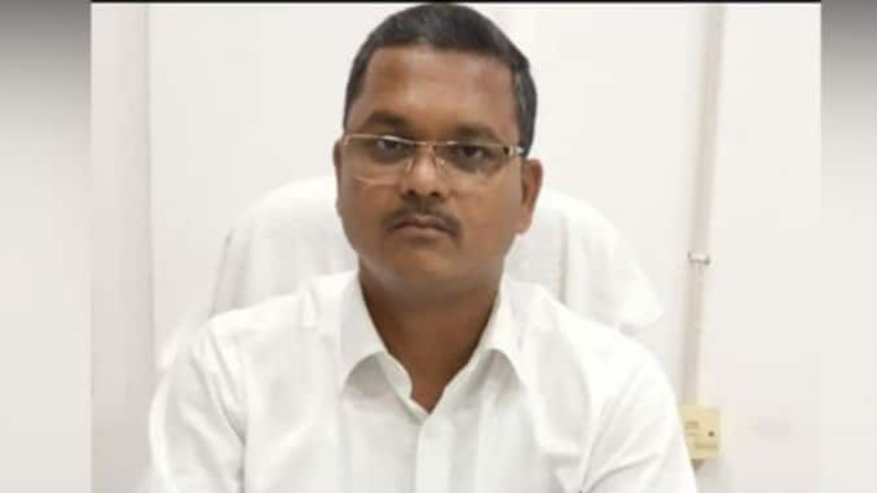 POCSO judge: ನ್ಯಾಯಾಲಯದ ನ್ಯಾಯಾಧೀಶ ನೇಣು ಬಿಗಿದ ಸ್ಥಿತಿಯಲ್ಲಿ ಪತ್ತೆ POCSO judge: ನ್ಯಾಯಾಲಯದ ನ್ಯಾಯಾಧೀಶ ನೇಣು ಬಿಗಿದ ಸ್ಥಿತಿಯಲ್ಲಿ ಪತ್ತೆ