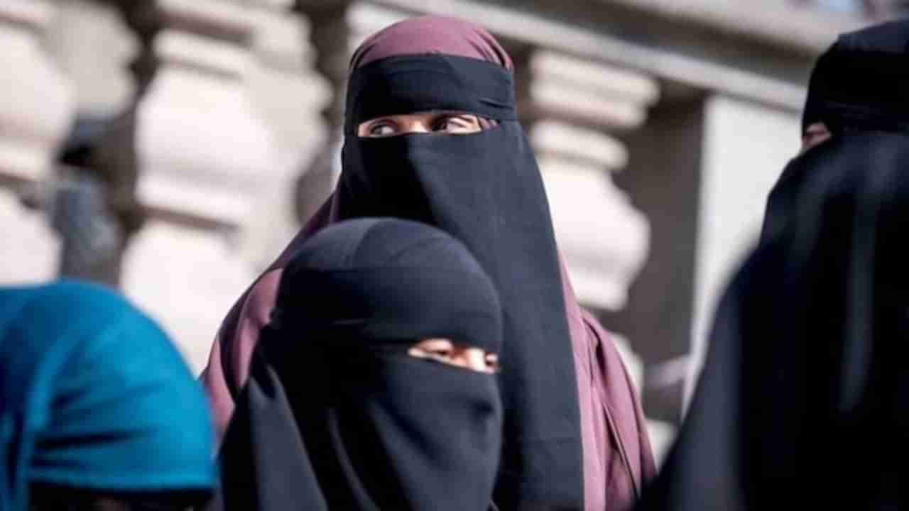 Hijab Row: ಶಾಲೆಗಳಲ್ಲಿ ಧಾರ್ಮಿಕ ಆಚರಣೆಗಳನ್ನು ಮಾಡುವುದು ಸರಿಯೇ? ಎಂದು ಪ್ರಶ್ನಿಸಿದ ಸುಪ್ರೀಂ