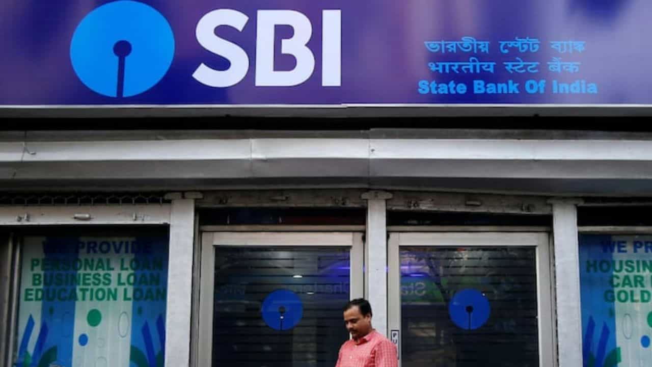 SBI: ಗ್ರಾಹಕರಿಗೆ ಎಚ್ಚರಿಕೆ ನೀಡಿದ ಎಸ್ಬಿಐ! ಹಣ ಪಡೆಯಲು QR ಕೋಡ್ ಸ್ಕ್ಯಾನ್ ಮಾಡಬೇಡಿ: ಎಸ್ಬಿಐ SBI: ಗ್ರಾಹಕರಿಗೆ ಎಚ್ಚರಿಕೆ ನೀಡಿದ ಎಸ್ಬಿಐ! ಹಣ ಪಡೆಯಲು QR ಕೋಡ್ ಸ್ಕ್ಯಾನ್ ಮಾಡಬೇಡಿ: ಎಸ್ಬಿಐ