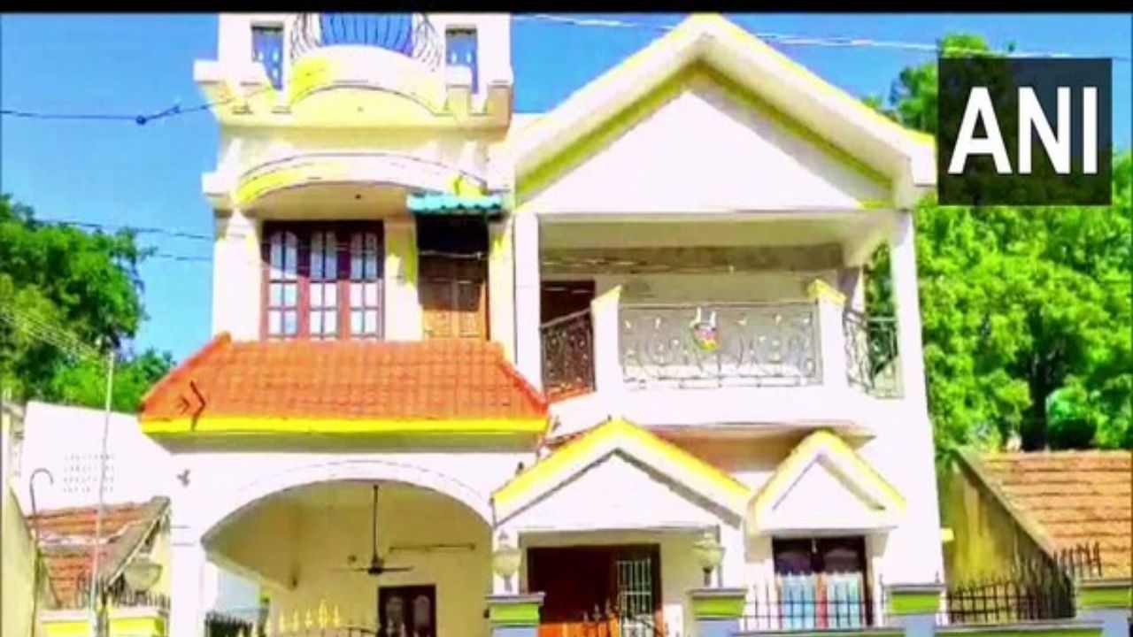 Central Vigilance Commission: ತಮಿಳುನಾಡಿನ ಇಬ್ಬರು ಮಾಜಿ ಸಚಿವರುಗಳ ಮೇಲೆ ಕೇಂದ್ರ ವಿಚಕ್ಷಣ ಆಯೋಗ ದಾಳಿ Central Vigilance Commission: ತಮಿಳುನಾಡಿನ ಇಬ್ಬರು ಮಾಜಿ ಸಚಿವರುಗಳ ಮೇಲೆ ಕೇಂದ್ರ ವಿಚಕ್ಷಣ ಆಯೋಗ ದಾಳಿ