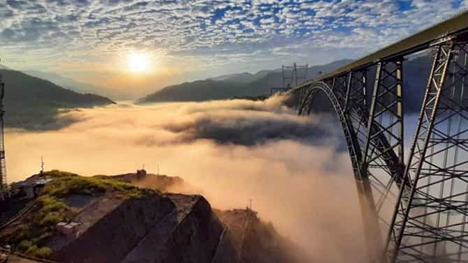 Chenab Bridge: ಭೂ ಲೋಕದ ಸ್ವರ್ಗದಂತಿದೆ ಚೆನಾಬ್ ಸೇತುವೆ, ಇದು ಜಗತ್ತಿನ ಅತಿ ಎತ್ತರದ ರೈಲು ಸೇತುವೆ