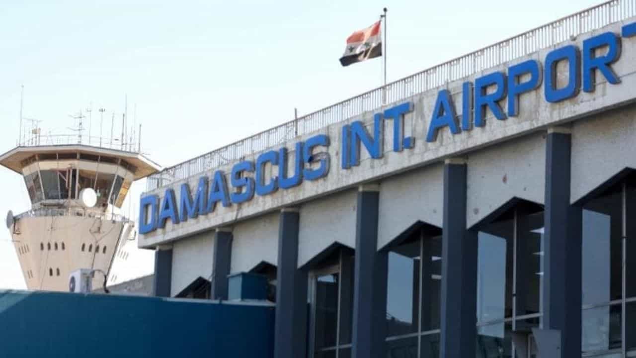 Syria Israel War: ಡಮಾಸ್ಕಸ್ ವಿಮಾನ ನಿಲ್ದಾಣದ ಮೇಲೆ ಇಸ್ರೇಲ್ ದಾಳಿ, 5 ಸಿರಿಯನ್ ಸೈನಿಕರು ಸಾವು Syria Israel War: ಡಮಾಸ್ಕಸ್ ವಿಮಾನ ನಿಲ್ದಾಣದ ಮೇಲೆ ಇಸ್ರೇಲ್ ದಾಳಿ, 5 ಸಿರಿಯನ್ ಸೈನಿಕರು ಸಾವು