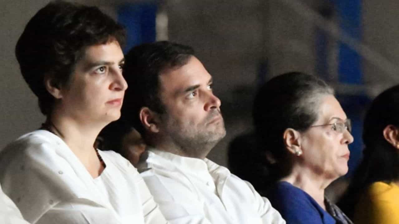 Congress President Poll: ಕಾಂಗ್ರೆಸ್ ಪಕ್ಷದ ಅಧ್ಯಕ್ಷ ಚುನಾವಣೆಯಲ್ಲಿ ಗಾಂಧಿ ಕುಟುಂಬದವರು ಸ್ಪರ್ಧಿಸುವುದಿಲ್ಲ: ಅಶೋಕ್ ಗೆಹ್ಲೋಟ್ Congress President Poll: ಕಾಂಗ್ರೆಸ್ ಪಕ್ಷದ ಅಧ್ಯಕ್ಷ ಚುನಾವಣೆಯಲ್ಲಿ ಗಾಂಧಿ ಕುಟುಂಬದವರು ಸ್ಪರ್ಧಿಸುವುದಿಲ್ಲ: ಅಶೋಕ್ ಗೆಹ್ಲೋಟ್