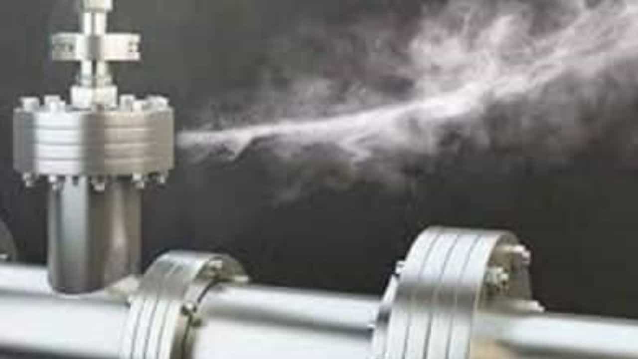 Ammonia gas leak: ಅಲಿಘರ್ ಮಾಂಸ ಕಾರ್ಖಾನೆಯಲ್ಲಿ ಅಮೋನಿಯಾ ಗ್ಯಾಸ್ ಸೋರಿಕೆ: ಮಹಿಳೆಯೊಬ್ಬರು ಸಾವು, 65 ಮಂದಿ ಅಸ್ವಸ್ಥ Ammonia gas leak: ಅಲಿಘರ್ ಮಾಂಸ ಕಾರ್ಖಾನೆಯಲ್ಲಿ ಅಮೋನಿಯಾ ಗ್ಯಾಸ್ ಸೋರಿಕೆ: ಮಹಿಳೆಯೊಬ್ಬರು ಸಾವು, 65 ಮಂದಿ ಅಸ್ವಸ್ಥ