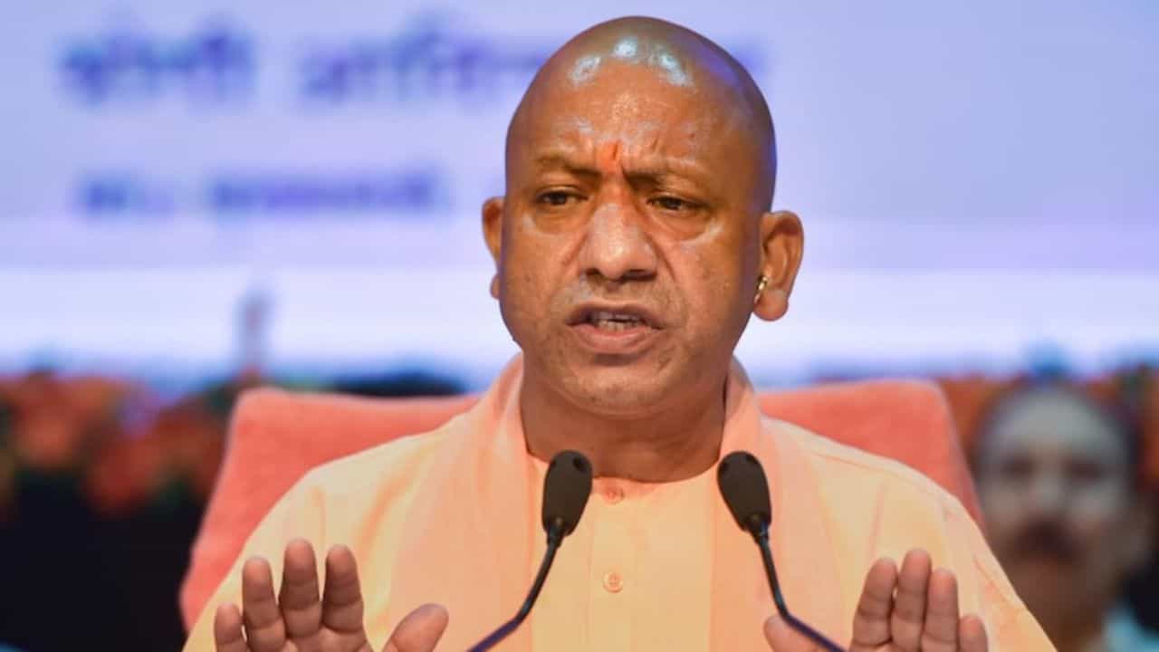 ಸರ್ಕಾರಕ್ಕೆ ಕೆಟ್ಟ ಹೆಸರು ಬರುವ ಕೆಲಸವನ್ನು ಮಾಡಬೇಡಿ, ಬೆಂಗಳೂರಿನಂತೆ ನಮ್ಮಲ್ಲೂ ಕ್ಷೇಮ ವಿಶ್ರಾಂತಿ ಕೇಂದ್ರ ಬೇಕು, ಸಚಿವರಿಗೆ ಯೋಗಿ ಎಚ್ಚರಿಕೆ ಸರ್ಕಾರಕ್ಕೆ ಕೆಟ್ಟ ಹೆಸರು ಬರುವ ಕೆಲಸವನ್ನು ಮಾಡಬೇಡಿ, ಬೆಂಗಳೂರಿನಂತೆ ನಮ್ಮಲ್ಲೂ ಕ್ಷೇಮ ವಿಶ್ರಾಂತಿ ಕೇಂದ್ರ ಬೇಕು, ಸಚಿವರಿಗೆ ಯೋಗಿ ಎಚ್ಚರಿಕೆ