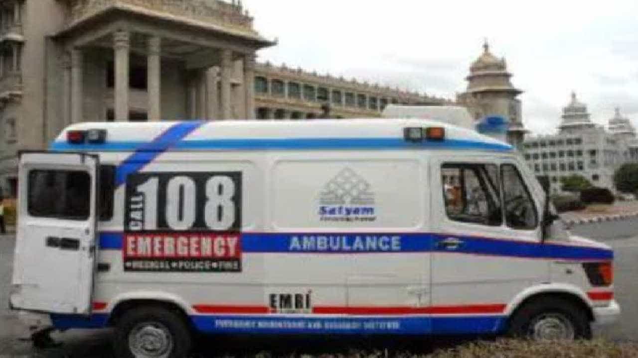 108 ಡೆಡ್: ಕರ್ನಾಟಕದಲ್ಲಿ 108 ಸೇವೆ ಹಠಾತ್ ಸ್ಥಗಿತ; ತಕ್ಷಣ ಗಮನ ಹರಿಸಲು ಆರೋಗ್ಯ ಸಚಿವರಿಗೆ ಸಿಎಂ ಬೊಮ್ಮಾಯಿ ಸೂಚನೆ 108 ಡೆಡ್: ಕರ್ನಾಟಕದಲ್ಲಿ 108 ಸೇವೆ ಹಠಾತ್ ಸ್ಥಗಿತ; ತಕ್ಷಣ ಗಮನ ಹರಿಸಲು ಆರೋಗ್ಯ ಸಚಿವರಿಗೆ ಸಿಎಂ ಬೊಮ್ಮಾಯಿ ಸೂಚನೆ