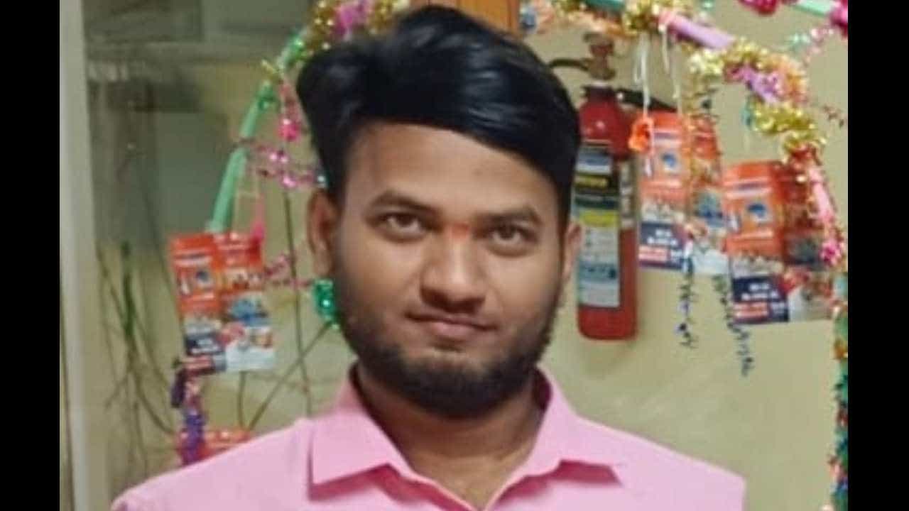 ಬ್ಯಾಂಕ್ ಸಹಾಯಕ ವ್ಯವಸ್ಥಾಪಕನಿಂದಲೇ ಹಣ ಲೂಟಿ: ಪತ್ನಿ ಖಾತೆಗೆ 2.69 ಕೋಟಿ ರೂ ಹಣ ವರ್ಗಾವಣೆ ಬ್ಯಾಂಕ್ ಸಹಾಯಕ ವ್ಯವಸ್ಥಾಪಕನಿಂದಲೇ ಹಣ ಲೂಟಿ: ಪತ್ನಿ ಖಾತೆಗೆ 2.69 ಕೋಟಿ ರೂ ಹಣ ವರ್ಗಾವಣೆ