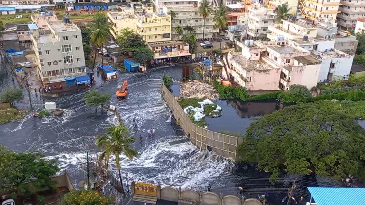 ನಮಗೆ BBMP ಬೇಡ, ಪ್ರತ್ಯೇಕ ಮುನ್ಸಿಪಲ್ ವಲಯ ನೀಡಿ: ರಾಜ್ಯ ಸರ್ಕಾರಕ್ಕೆ ಐಟಿ-ಬಿಟಿ ಕಂಪನಿಗಳಿಂದ ಪತ್ರ ನಮಗೆ BBMP ಬೇಡ, ಪ್ರತ್ಯೇಕ ಮುನ್ಸಿಪಲ್ ವಲಯ ನೀಡಿ: ರಾಜ್ಯ ಸರ್ಕಾರಕ್ಕೆ ಐಟಿ-ಬಿಟಿ ಕಂಪನಿಗಳಿಂದ ಪತ್ರ