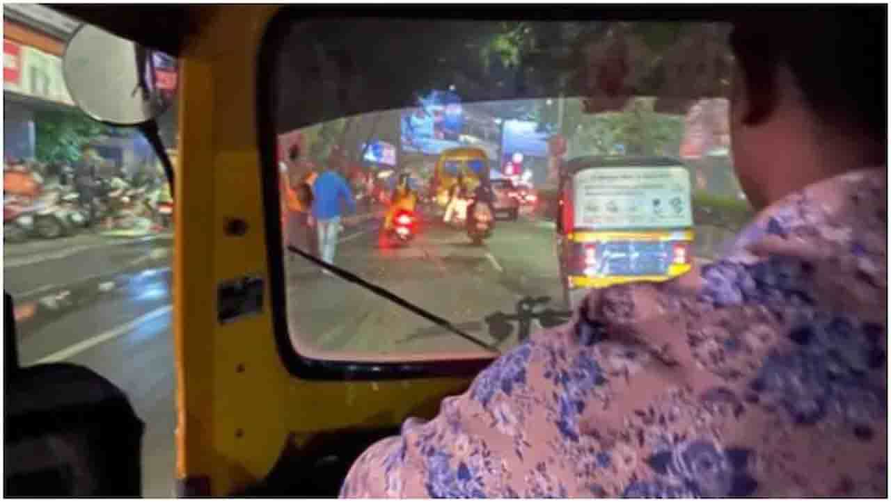 ಪುಣೆ ಟ್ರಾಫಿಕ್ಕಿಗೆ ಬೇಸತ್ತು ಆಟೋದಲ್ಲಿ ಪ್ರಯಾಣಿಸಿದ ಮರ್ಸಿಡೀಸ್ ಇಂಡಿಯಾದ ಸಿಇಒ ಪುಣೆ ಟ್ರಾಫಿಕ್ಕಿಗೆ ಬೇಸತ್ತು ಆಟೋದಲ್ಲಿ ಪ್ರಯಾಣಿಸಿದ ಮರ್ಸಿಡೀಸ್ ಇಂಡಿಯಾದ ಸಿಇಒ