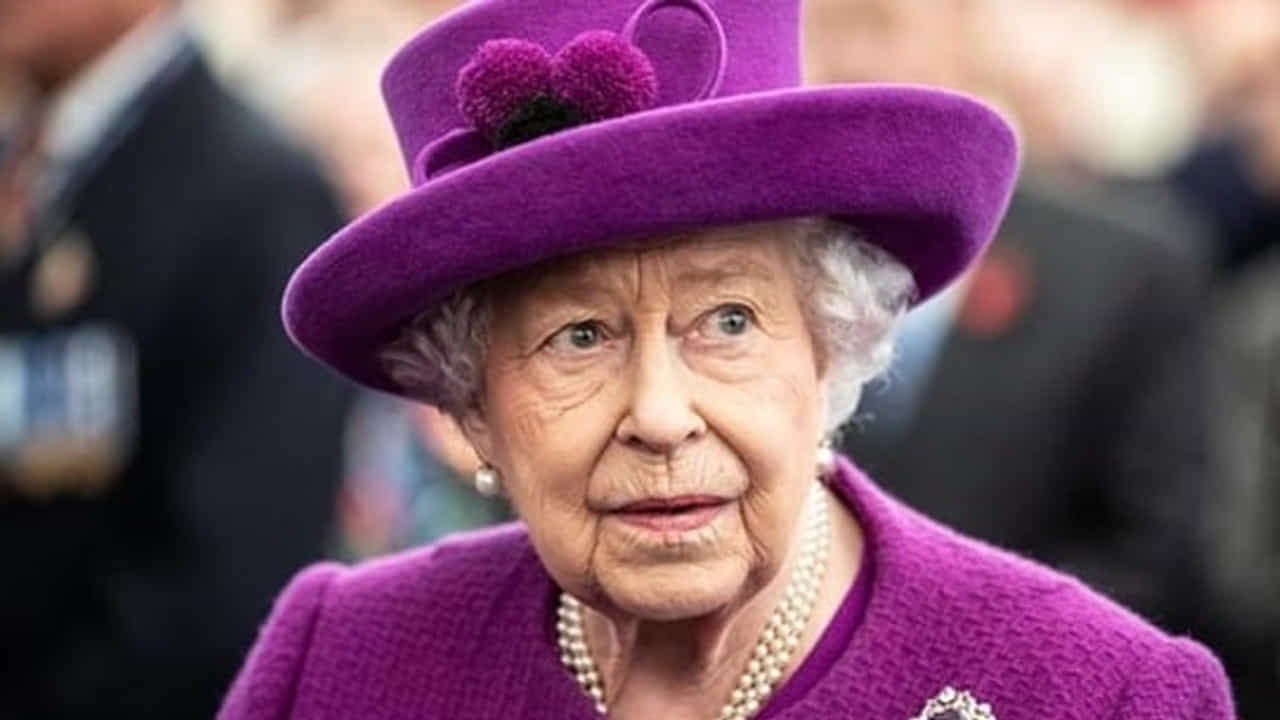 Britain Queen Elizabeth II Death: ತೀವ್ರ ಅನಾರೋಗ್ಯಕ್ಕೆ ತುತ್ತಾಗಿದ್ದ ಬ್ರಿಟನ್ ರಾಣಿ ಎಲಿಜಬೆತ್ ನಿಧನ , ಪ್ರಧಾನಿ ಮೋದಿ ಸಂತಾಪ Britain Queen Elizabeth II Death: ತೀವ್ರ ಅನಾರೋಗ್ಯಕ್ಕೆ ತುತ್ತಾಗಿದ್ದ ಬ್ರಿಟನ್ ರಾಣಿ ಎಲಿಜಬೆತ್ ನಿಧನ , ಪ್ರಧಾನಿ ಮೋದಿ ಸಂತಾಪ