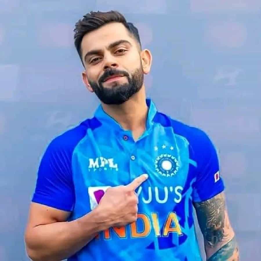 ಆಸ್ಟ್ರೇಲಿಯಾ ವಿರುದ್ಧದ ಅಂತಿಮ ಟಿ20 ಪಂದ್ಯದಲ್ಲಿ 48 ಎಸೆತಗಳಲ್ಲಿ 4 ಸಿಕ್ಸ್ ಹಾಗೂ 3 ಫೋರ್ನೊಂದಿಗೆ 63 ರನ್ ಬಾರಿಸಿ ಟೀಮ್ ಇಂಡಿಯಾ ಗೆಲುವಿನಲ್ಲಿ ವಿರಾಟ್ ಕೊಹ್ಲಿ ಮಹತ್ವದ ಪಾತ್ರವಹಿಸಿದ್ದರು. ವಿಶೇಷ ಎಂದರೆ ಈ ಅರ್ಧಶತಕದೊಂದಿಗೆ ಕಿಂಗ್ ಕೊಹ್ಲಿ ವಿಶೇಷ ದಾಖಲೆಯನ್ನೂ ಕೂಡ ತಮ್ಮದಾಗಿಸಿಕೊಂಡಿದ್ದಾರೆ.