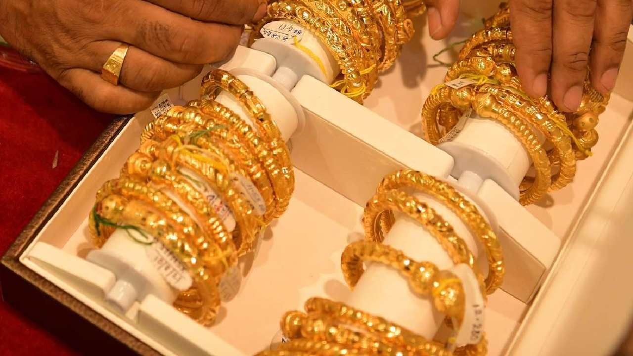 Gold Price Today: ಬೆಂಗಳೂರು, ದೆಹಲಿ, ಮುಂಬೈ ಸೇರಿ ಹಲವೆಡೆ ಇಂದಿನ ಚಿನ್ನದ ಬೆಲೆ ಹೀಗಿದೆ; ಬೆಳ್ಳಿ ದರವೆಷ್ಟು?