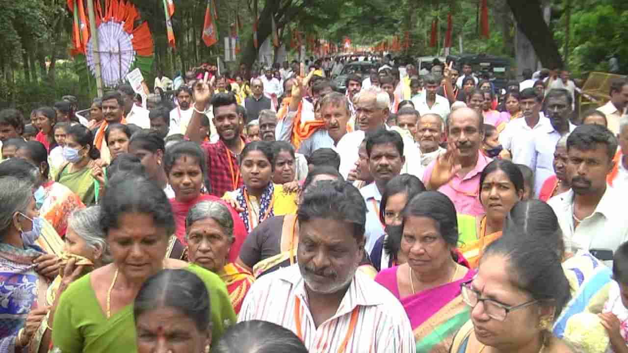 ಆಡಳಿತಾರೂಢ ಬಿಜೆಪಿಯ ಜನಸ್ಪಂದನ ಸಮಾವೇಶಕ್ಕೆ ಬಂದಿದ್ದ ವೃದ್ಧ ಹೃದಯಾಘಾತಕ್ಕೆ ಬಲಿ