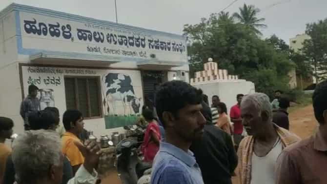 ಹಾಲಿನ ಡೇರಿಯಲ್ಲಿ ಕಾಂಗ್ರೆಸ್ ಹಾಗೂ ವರ್ತೂರ್ ಪ್ರಕಾಶ್ ಬೆಂಬಲಿಗರ ಮಾರಾಮಾರಿ: ನಾಲ್ವರಿಗೆ ಚಾಕು ಇರಿತ