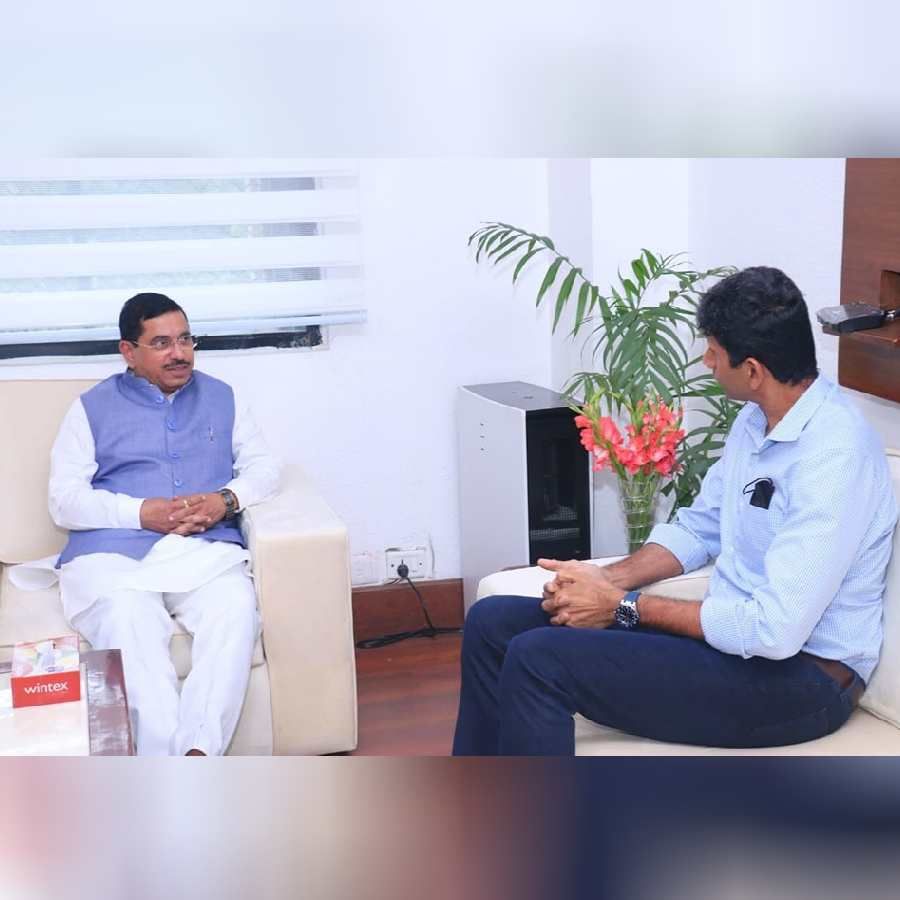 Venkatesh Prasad, son of famous cricketer, proud of Kannada, wrote on Twitter that it was a beautiful moment meeting him in my office.
