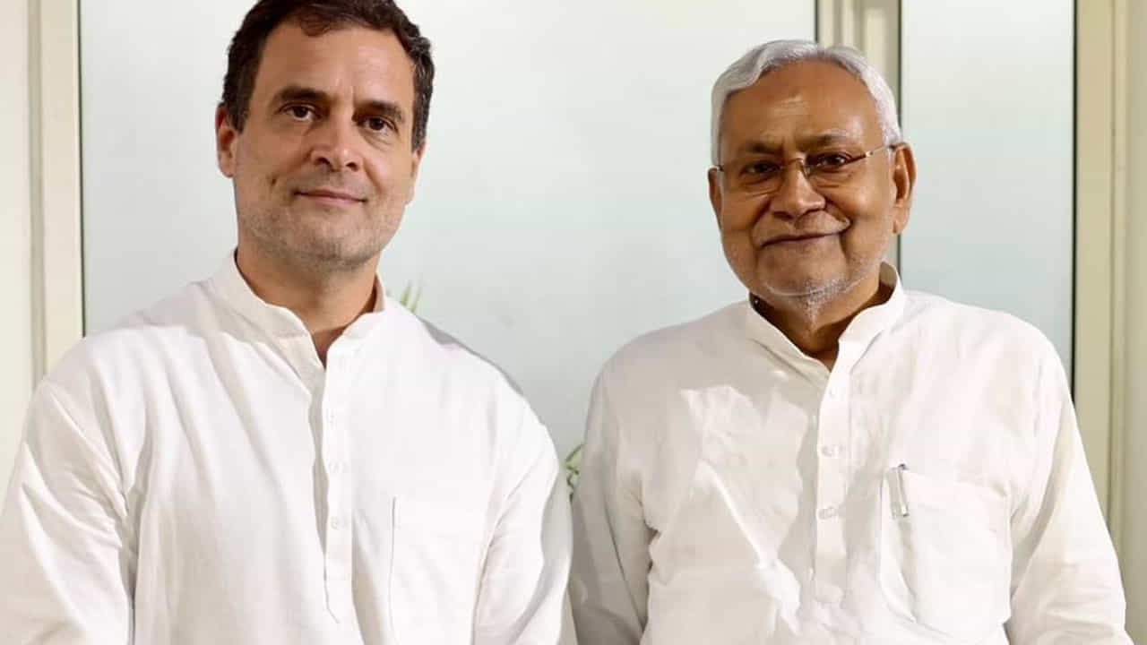 ದೆಹಲಿಯಲ್ಲಿ ರಾಹುಲ್ ಗಾಂಧಿಯನ್ನು ಭೇಟಿ ಮಾಡಿದ ನಿತೀಶ್ ಕುಮಾರ್, ದೇಶದ ಪ್ರಸ್ತುತ ರಾಜಕೀಯ ಪರಿಸ್ಥಿತಿ ಬಗ್ಗೆ ಚರ್ಚೆ ದೆಹಲಿಯಲ್ಲಿ ರಾಹುಲ್ ಗಾಂಧಿಯನ್ನು ಭೇಟಿ ಮಾಡಿದ ನಿತೀಶ್ ಕುಮಾರ್, ದೇಶದ ಪ್ರಸ್ತುತ ರಾಜಕೀಯ ಪರಿಸ್ಥಿತಿ ಬಗ್ಗೆ ಚರ್ಚೆ